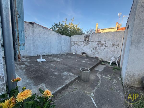 Appartement à louer La Roche Sur Yon : 2 pièces, 28m² avec 1 chambre(s) à 740€ - AJP Immobilier La Roche-sur-Yon