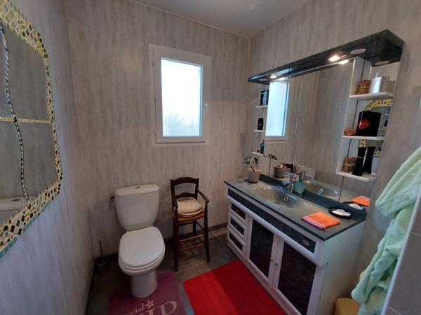 VILLA PLAIN PIED D'ARCHITECTE DE 2014 AVEC PISCINE + POOL HOUSE +2 GARAGES 2 PORTES SUR TERRAIN CLOS