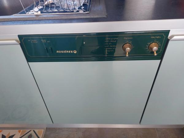 VILLA PLAIN PIED D'ARCHITECTE DE 2014 AVEC PISCINE + POOL HOUSE +2 GARAGES 2 PORTES SUR TERRAIN CLOS