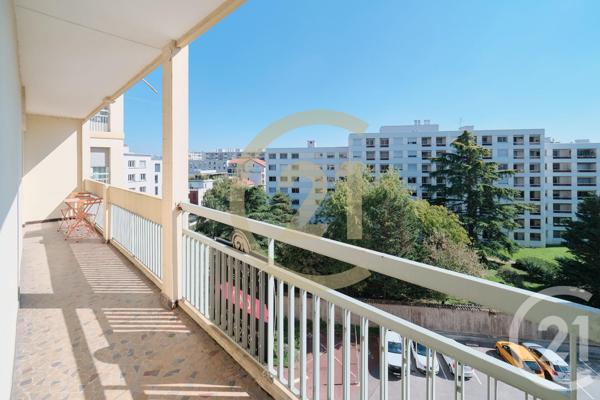 Appartement T3 à vendre  3 pièces - 84,79 m2 LYON - 69008