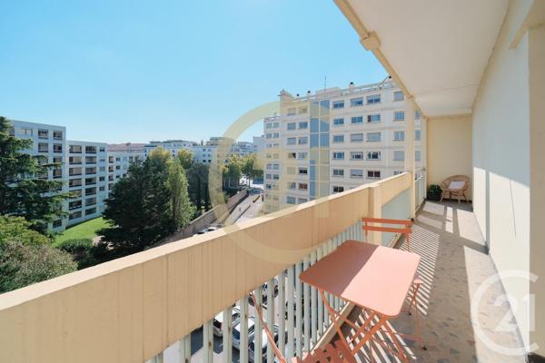 Appartement T3 à vendre  3 pièces - 84,79 m2 LYON - 69008