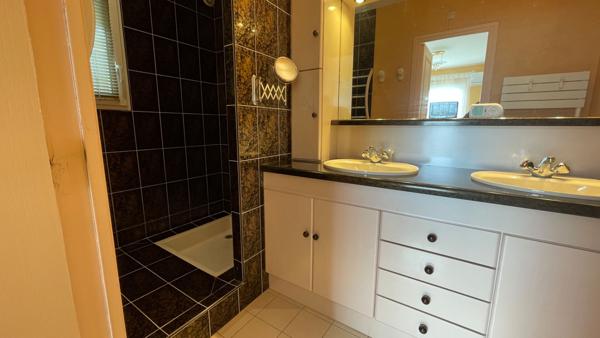 Maison à vendre à Carnac - 5 chambres, piscine entre bourg et Plages