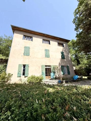 Appartement de charme dans une maison de maître