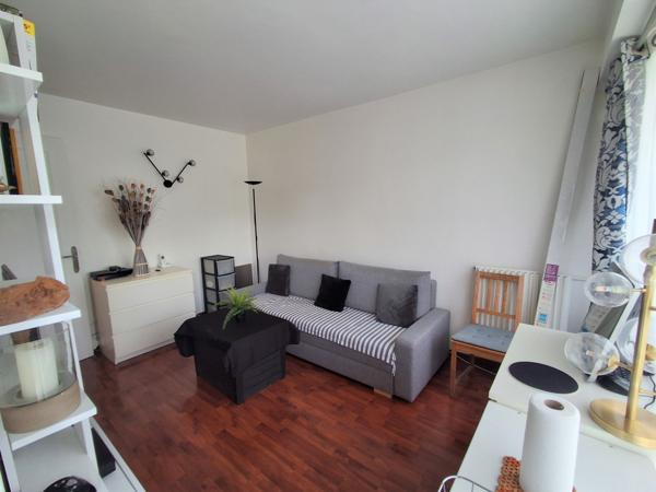 Saint-Maur-des-Fossés (94100) Studio avec un balcon et une place de parking au sous-sol