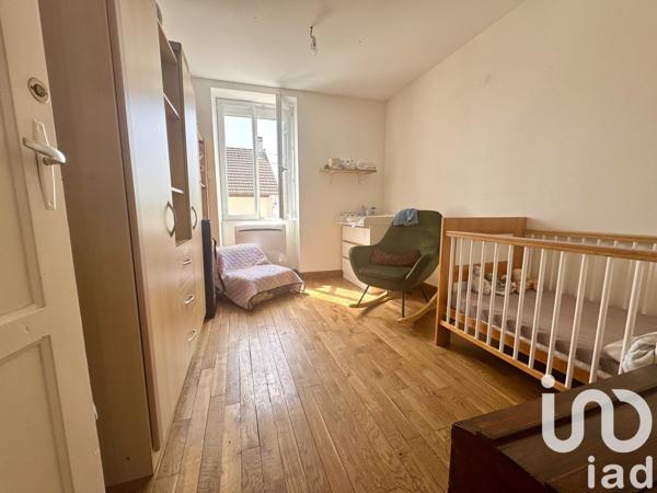 Maison 5 pièces de 85 m² à Cosne-Cours-sur-Loire (58200)