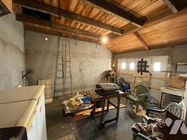 ARPAJON-SUR-CERE, sur 657 m² de terrain, maison comprenant garage, entrée, salon : salle à mang...