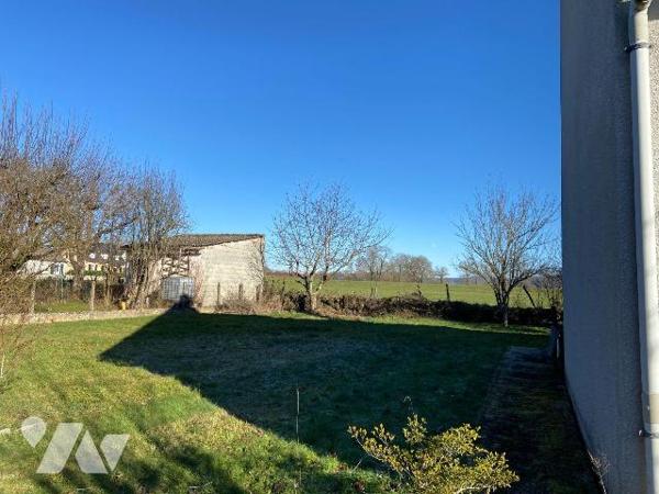 ARPAJON-SUR-CERE, sur 657 m² de terrain, maison comprenant garage, entrée, salon : salle à mang...