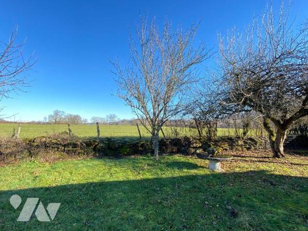 ARPAJON-SUR-CERE, sur 657 m² de terrain, maison comprenant garage, entrée, salon : salle à mang...