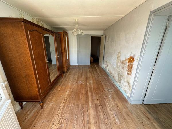 Maison à vendre    3 pièces •  Saint-Georges-des-Coteaux