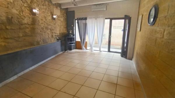 34 400 Saint-Just – Local 28 m² en centre-ville