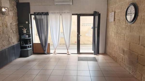 34 400 Saint-Just – Local 28 m² en centre-ville