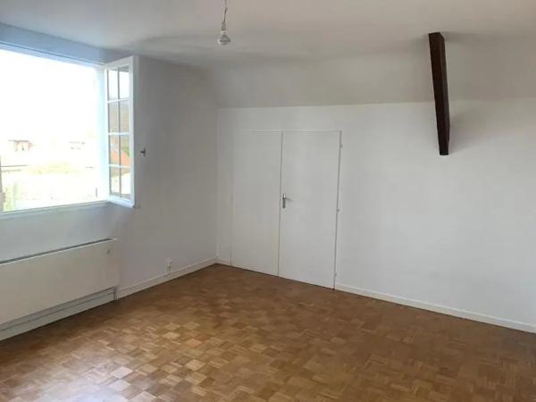 Maison à louer 6 pièces 145.02m² Lons (64140)