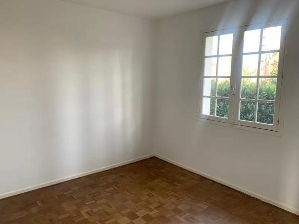 Maison à louer 6 pièces 145.02m² Lons (64140)