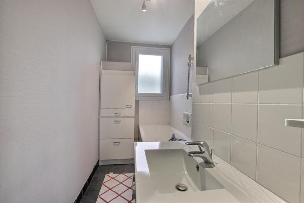 Appartement T3 meublé - Balcon - Garage