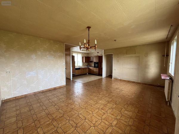 Pavillon à vendre à Saint-Vallier en Saône-et-Loire (71230), ref : 063/1474   
BOIS FRANCS