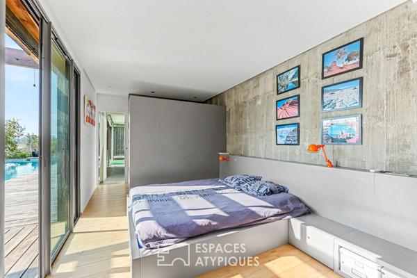 Maison d’architecte avec vue et piscine sur les coteaux