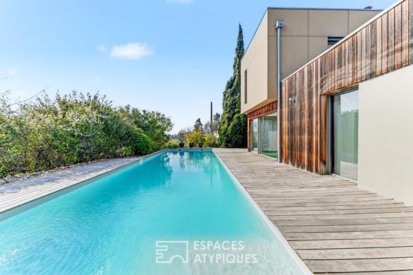 Maison d’architecte avec vue et piscine sur les coteaux