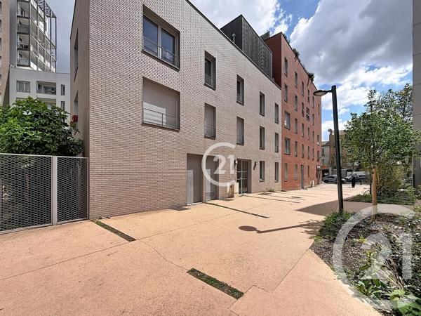 Appartement F4 à vendre  3 pièces - 80,20 m 2   MONTREUIL  - 93