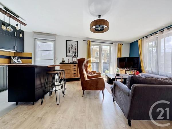 Appartement F4 à vendre  3 pièces - 80,20 m 2   MONTREUIL  - 93