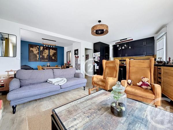 Appartement F4 à vendre  3 pièces - 80,20 m 2   MONTREUIL  - 93