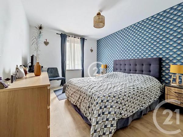 Appartement F4 à vendre  3 pièces - 80,20 m 2   MONTREUIL  - 93