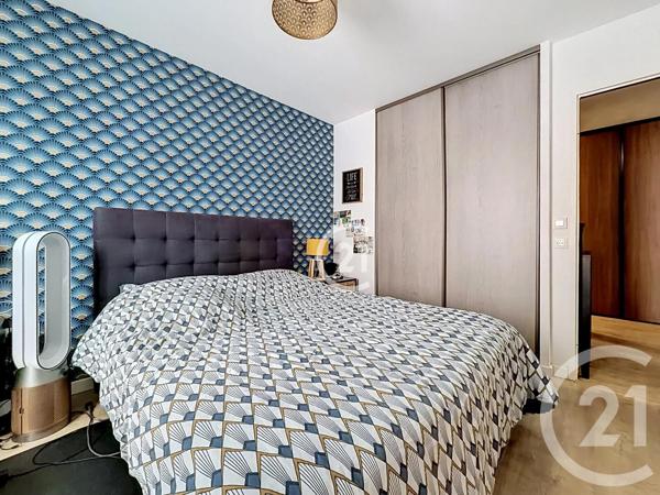 Appartement F4 à vendre  3 pièces - 80,20 m 2   MONTREUIL  - 93