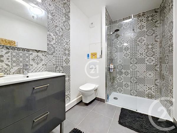 Appartement F4 à vendre  3 pièces - 80,20 m 2   MONTREUIL  - 93