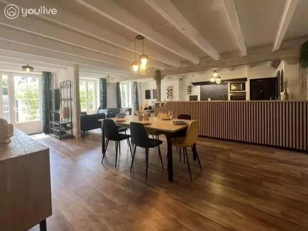 Maison de caractère entièrement rénovée de 212 m² avec gîte, piscine et terrain sans vis-à-vis