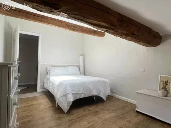 Maison de caractère entièrement rénovée de 212 m² avec gîte, piscine et terrain sans vis-à-vis