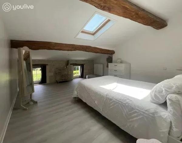 Maison de caractère entièrement rénovée de 212 m² avec gîte, piscine et terrain sans vis-à-vis