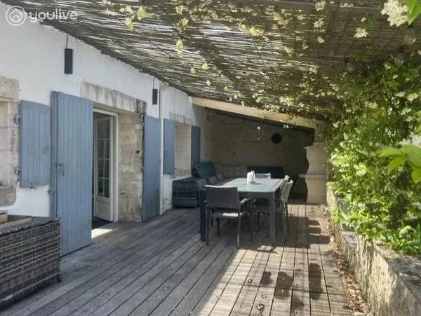 Maison de caractère entièrement rénovée de 212 m² avec gîte, piscine et terrain sans vis-à-vis