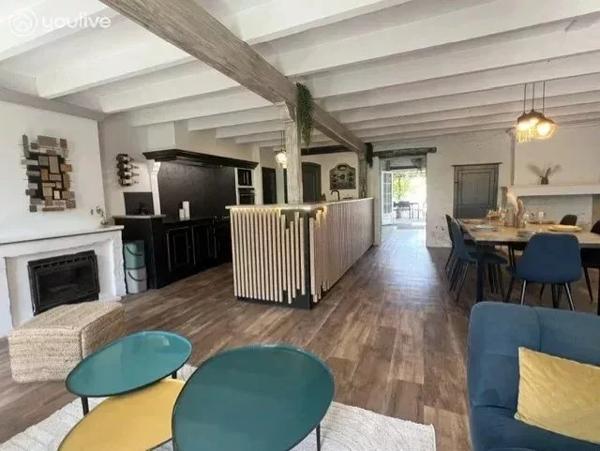 Maison de caractère entièrement rénovée de 212 m² avec gîte, piscine et terrain sans vis-à-vis