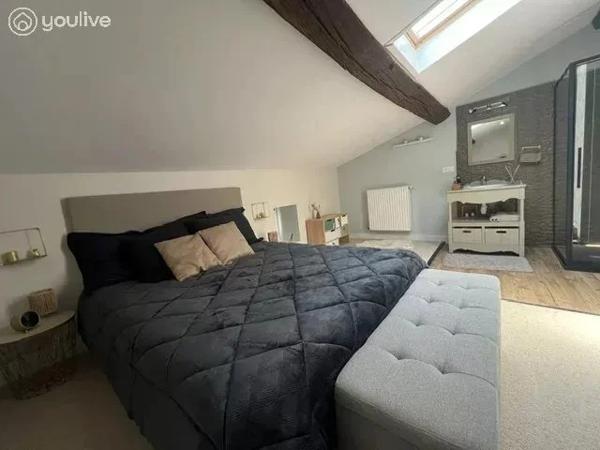 Maison de caractère entièrement rénovée de 212 m² avec gîte, piscine et terrain sans vis-à-vis