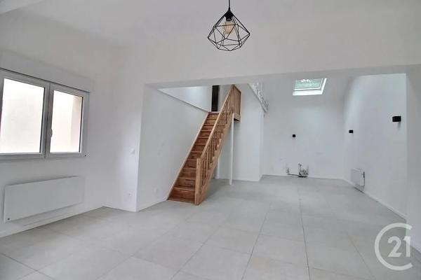 Maison à vendre  4 pièces - 94 m 2   ROSNY SOUS BOIS  - 93
