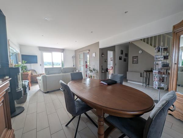 Plescop : Maison familiale de 100 m² dans un hameau, en impasse, 4 chambres, terrain 821 m²