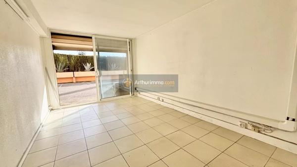 Vente Local commercial 1 pièces 33 m2 à Saint-Aygulf