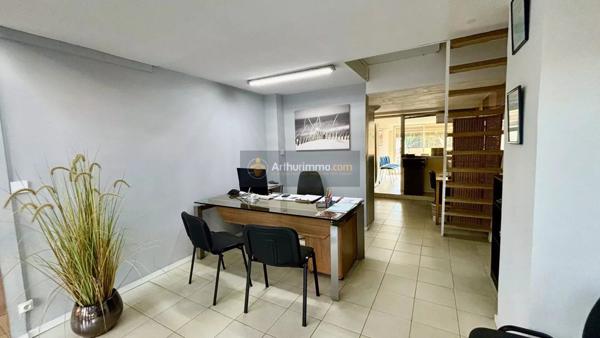 Vente Local commercial 1 pièces 33 m2 à Saint-Aygulf