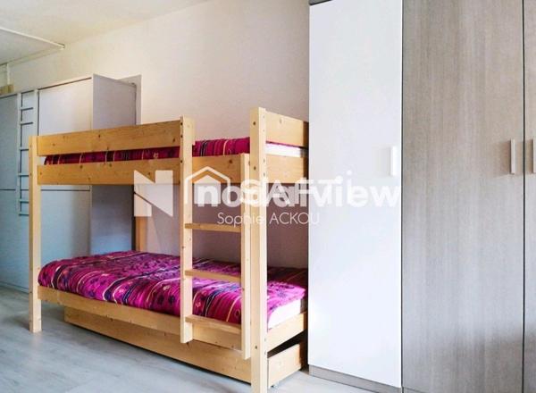 Très grand studio fonctionnel et emplacement au top!!