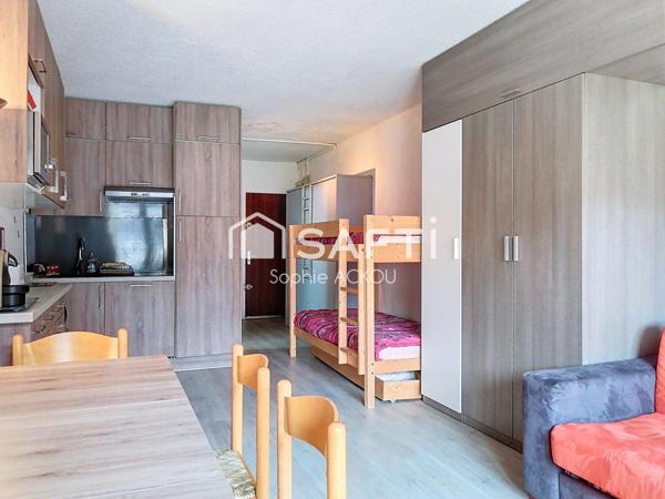 Très grand studio fonctionnel et emplacement au top!!