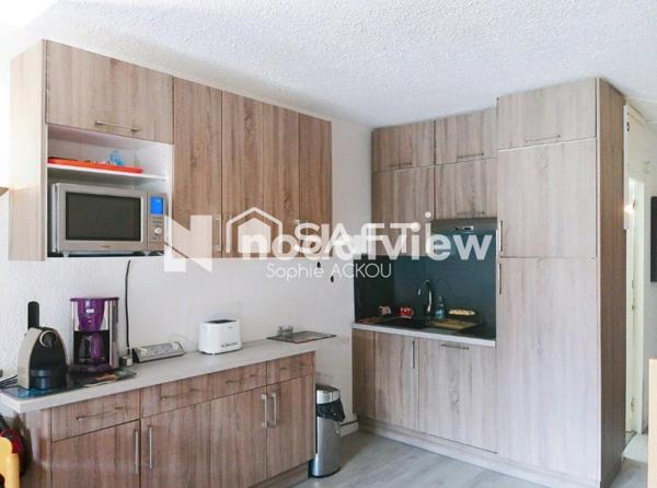 Très grand studio fonctionnel et emplacement au top!!