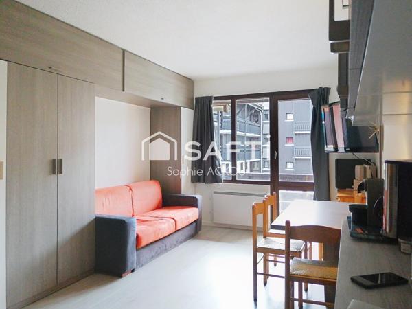 Très grand studio fonctionnel et emplacement au top!!