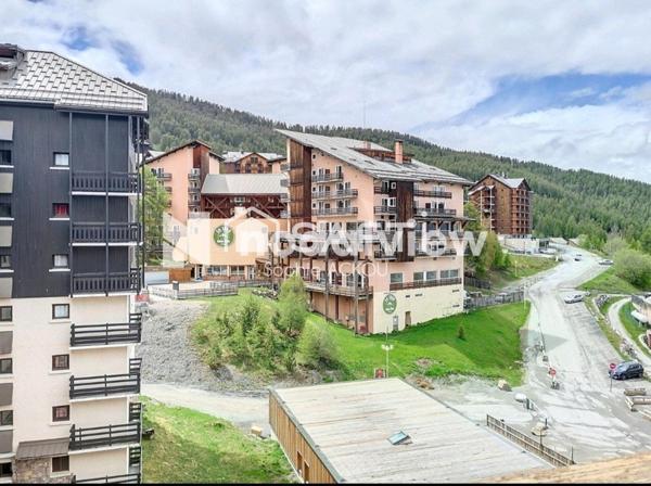 Très grand studio fonctionnel et emplacement au top!!