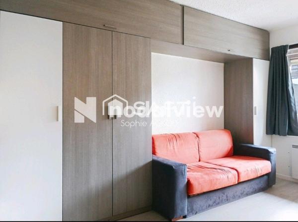 Très grand studio fonctionnel et emplacement au top!!