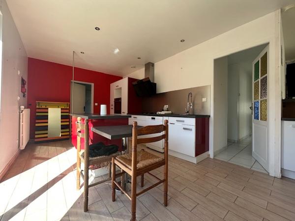 Maison COMMEQUIERS, 171m2 avec terrain de 2925m2 Toutes les caractéristiques