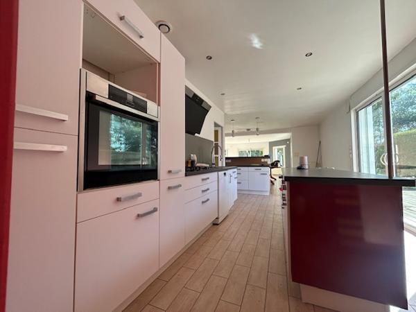 Maison COMMEQUIERS, 171m2 avec terrain de 2925m2 Toutes les caractéristiques