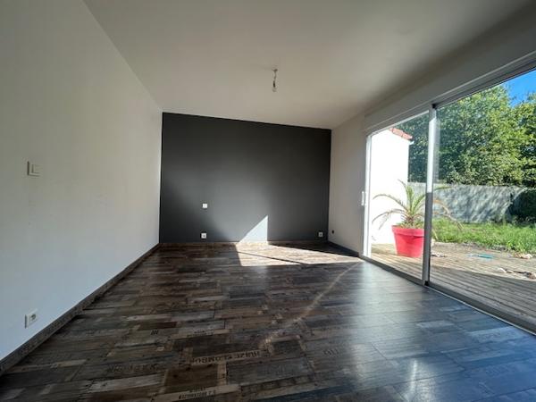 Maison COMMEQUIERS, 171m2 avec terrain de 2925m2 Toutes les caractéristiques
