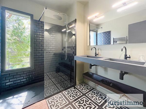 Vaison-la-Romaine (84110) Rare à la vente - Villa contemporaine à deux pas de l'hyper-centre de Vaison-la-Romain