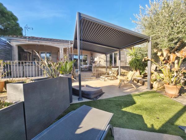 Beaucaire (30300) Maison 3 chambres jardin confortable, grand garage.