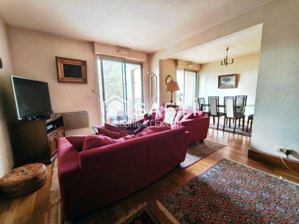 Les Oustalous T4/5 avec 3 chambres + piscine + cellier + balcon + parking