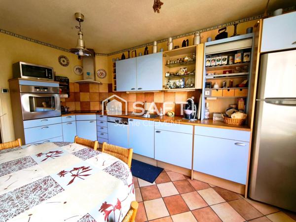 Les Oustalous T4/5 avec 3 chambres + piscine + cellier + balcon + parking